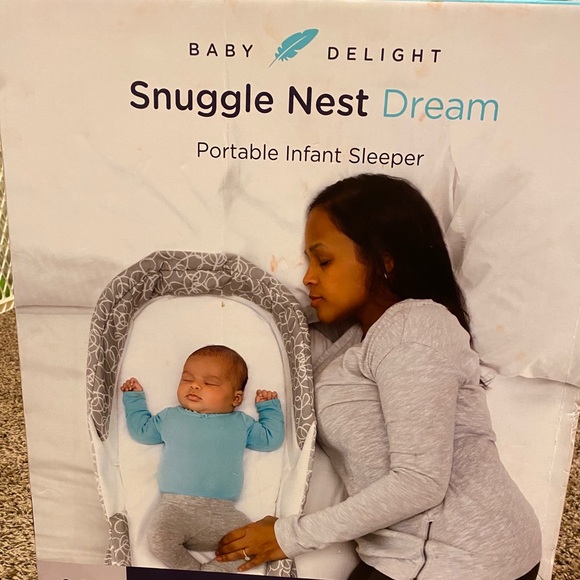 Bassinet - Picture 1 of 3